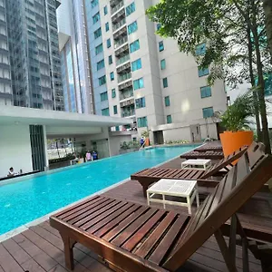 Summer Klcc By Luna Appartamento Kuala Lumpur