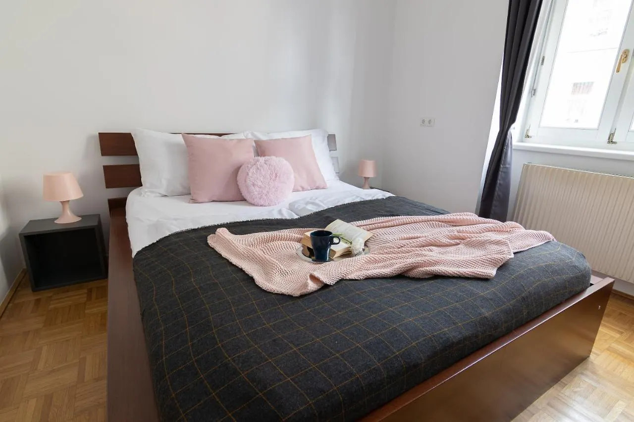 Apartment Vienna Central Station Residence
